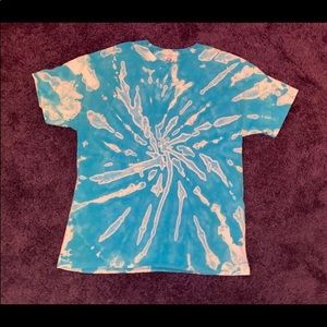 Small light blue tshirt